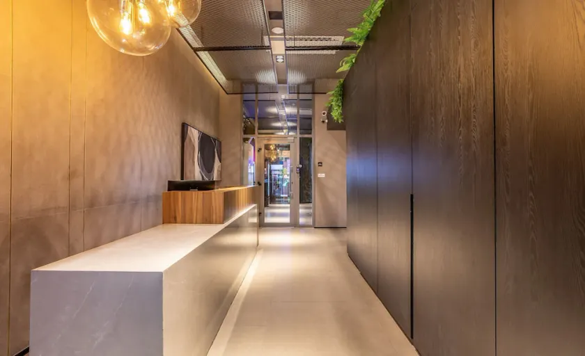 Studio w/ Balcony and 290m From the Subway Oln1702 - Image 1