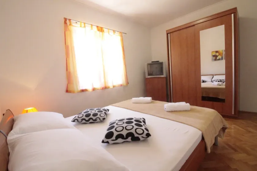 Room with Private Bathroom and Free WiFi - Image 1