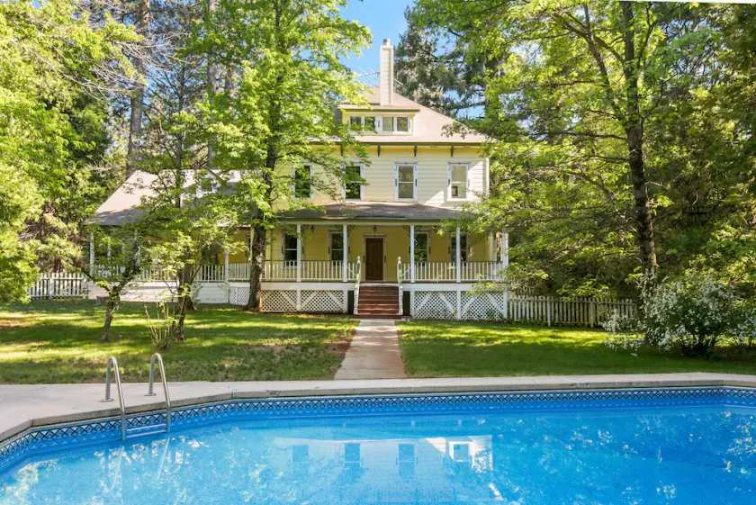 PERFECT FAMILY GETAWAY! Historic CRYSTAL SPRINGS INN is all yours - 4,000 sq ft! - Image 1