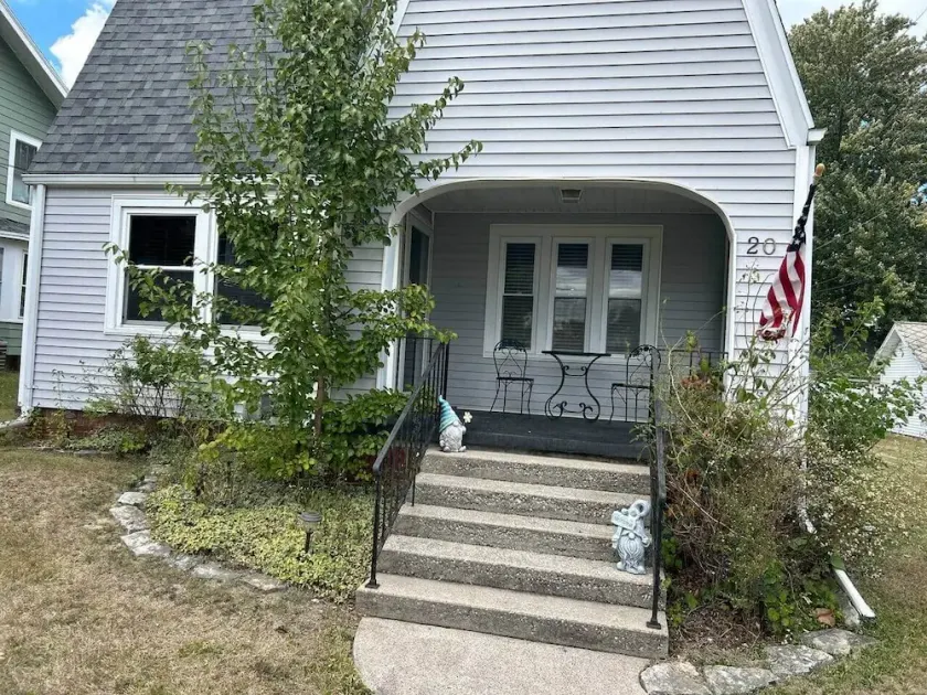 Home for campus or wedding visits.  Less 1 mie to City Ctr - Image 1
