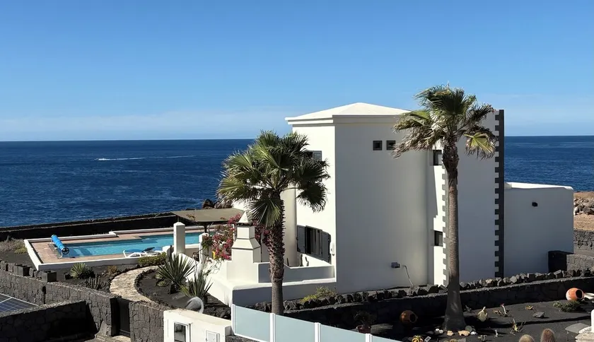 Villa de luxe dominant la mer avec piscine privée chauffée - Image 1