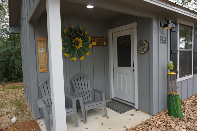 John Deere Tiny House #275 at Copperas Creek - Image 1