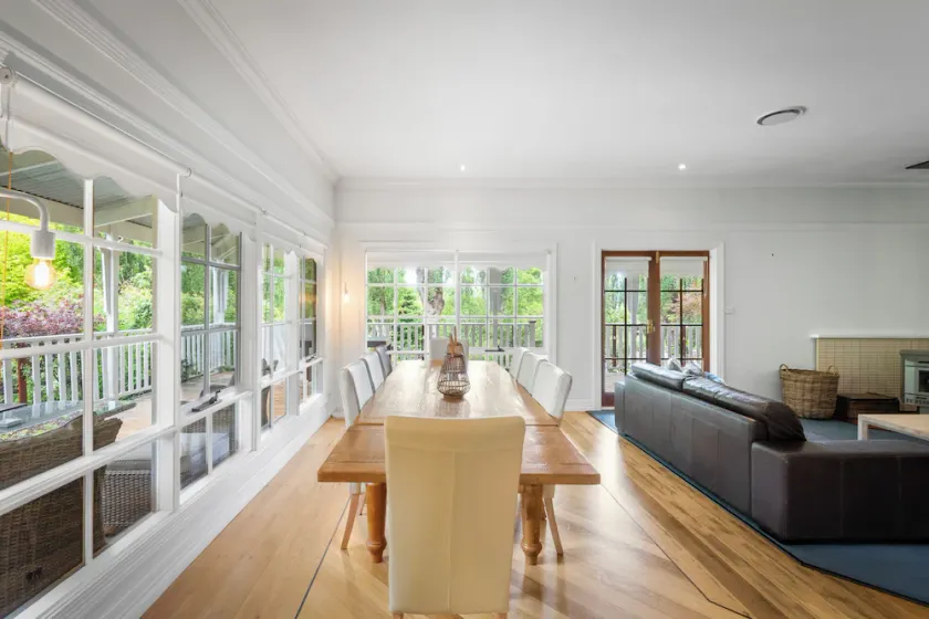 Magical Lucindale - Gorgeous 4 Bedroom House - Image 1