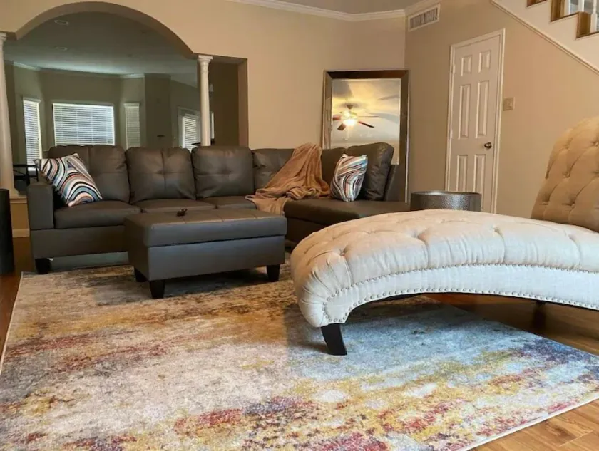 Houston-Gallo Townhome - Image 1