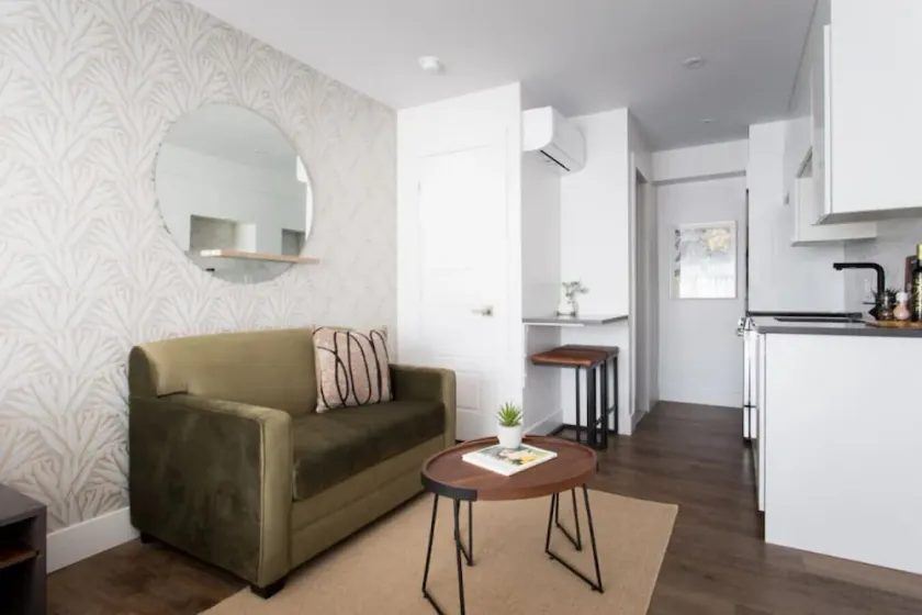 6768 - 202 Amazing mini studio with full kitchen by Denstays - Image 1