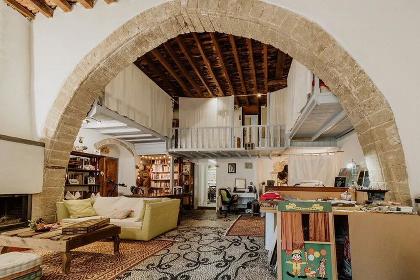 Artistic Home - Image 1