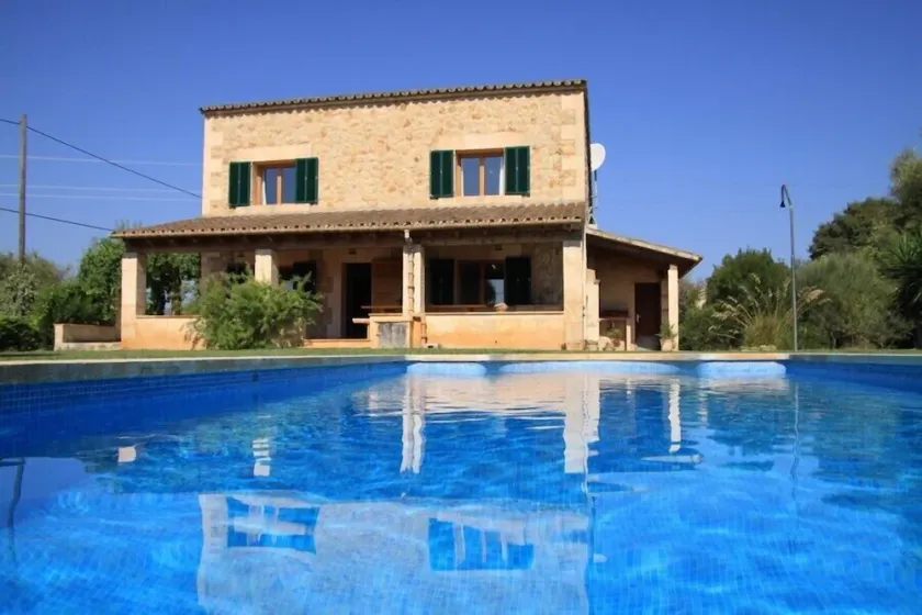 MAISON EN PIERRE À EL CAMPO, PISCINE PRIVÉE, WI-FI GRATUIT, A / C, BARBECUE. - Image 1