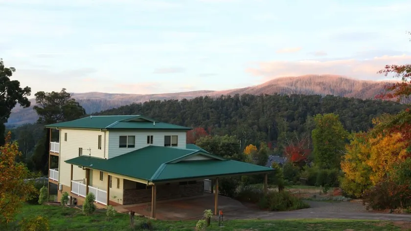 GREENLANDS GUEST HOUSE - Large two story house - Image 1