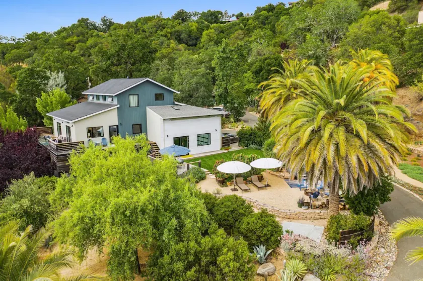 Live Love Luxe Wine Country Paradise - Image 1