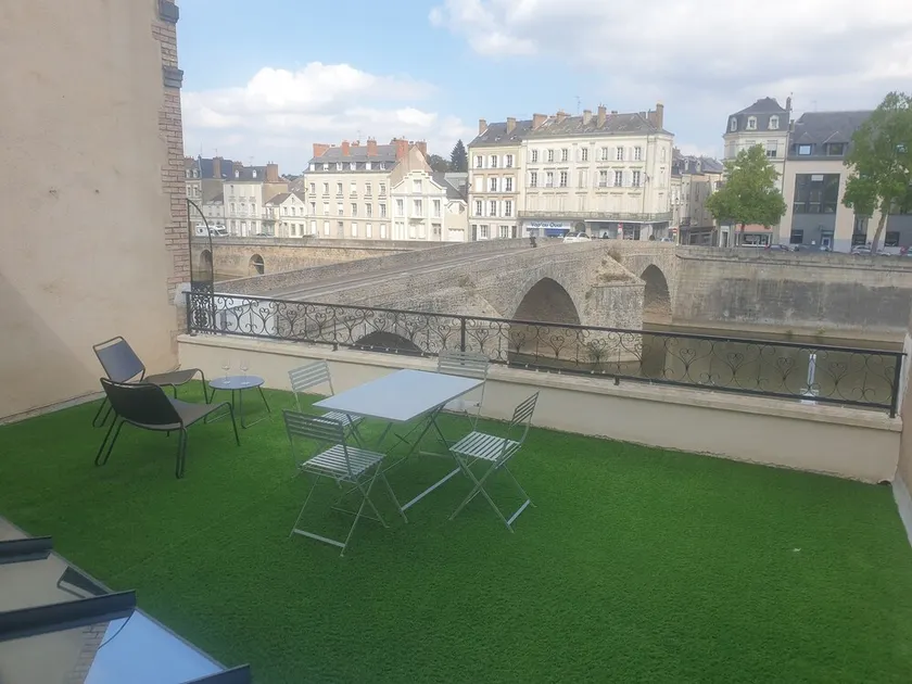 Cosy apartment overlooking the Mayenne river - Image 1