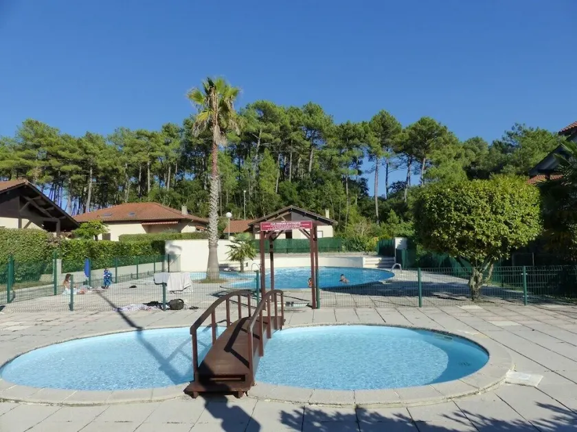 Villa for 4 persons with swimming-pool in the residence - Image 1