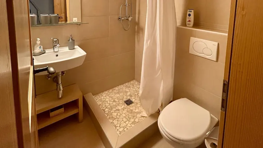 Piso de lujo con jacuzzi y sauna - Image 1