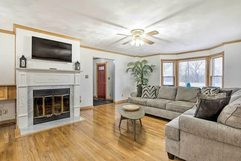 Nature’s Haven Farmhouse in Pickerington w/ Deck - Image 1