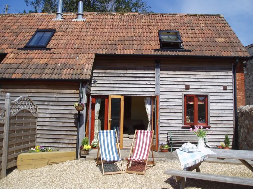 DAISY COTTAGE in peaceful rural location - Image 1