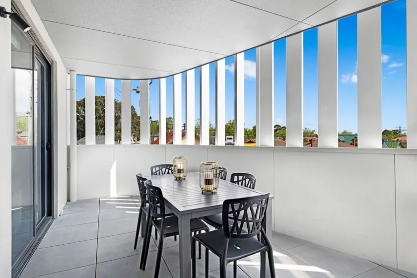 Short Stay 2 Bedroom Standard Manhattan Glen Iris - Image 1