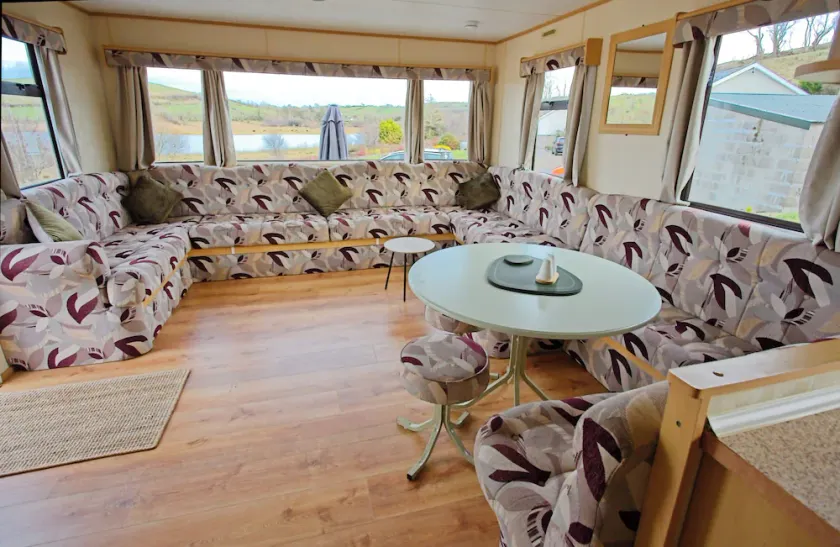Mobile Home - Sleeps 6 - Pets Ok - Parking - Image 1