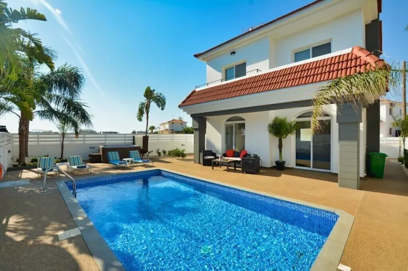 Villa Mario - just 2 min walk from Kapparis, Firemans  Beach - Image 1