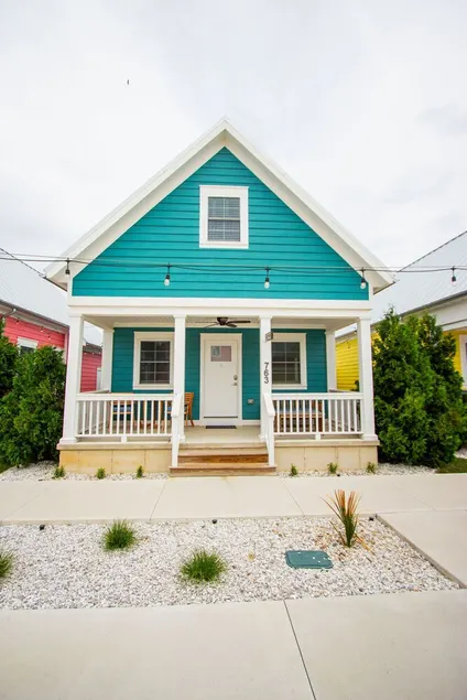 Pelican`s Perch - 1 Bed/2 Loft Lakeside Cottage! - Image 1