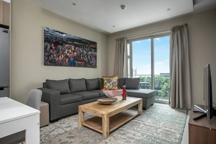 Comfortable and Stylish in Rosebank - Image 1