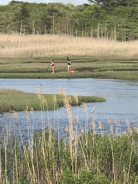 Rummeligt hus beliggende på Swan River - Image 1
