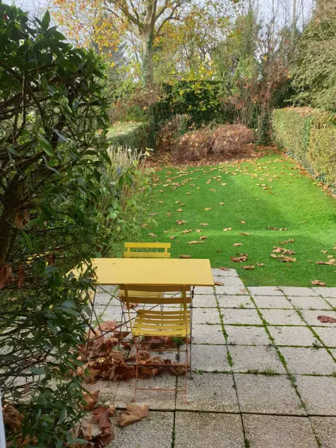 Charming apartment with tennis court and pool - Image 1