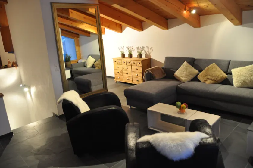 3. 5 room apartment on the sunny slope of Flims - Image 1