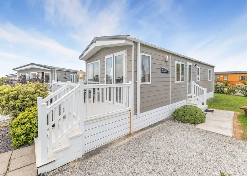 Luxurious 14ft-wide holiday home. - Image 1