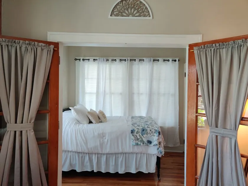 Jamestown in the Heart of Avondale close to downtown Jax - Image 1