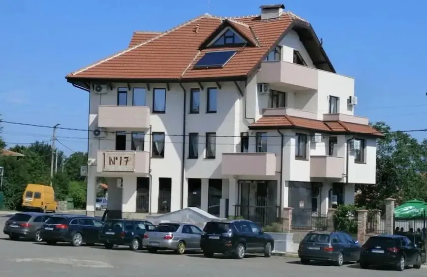 Inviting 1-Bed Apartment in Aleksandrovo - Image 1
