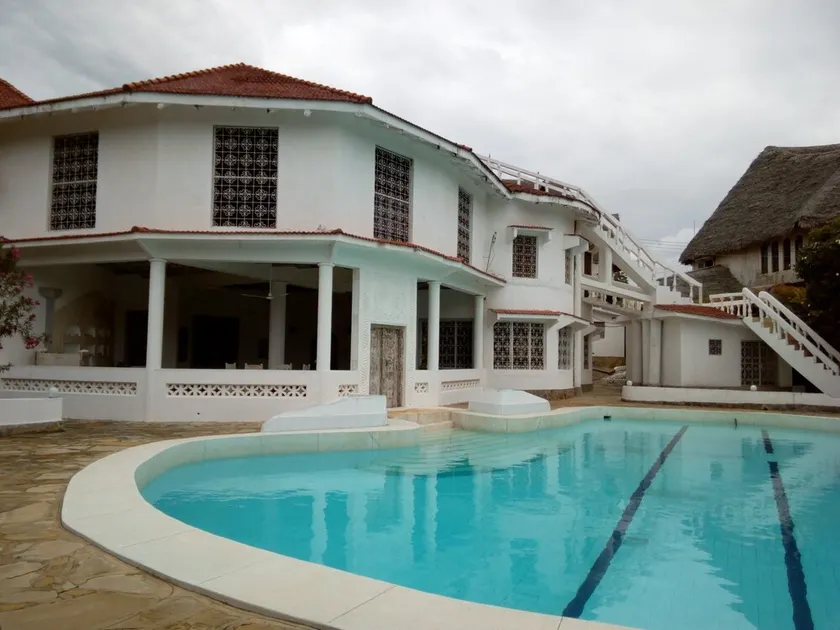 Palatial private paradise for the ultimate vacation - Image 1
