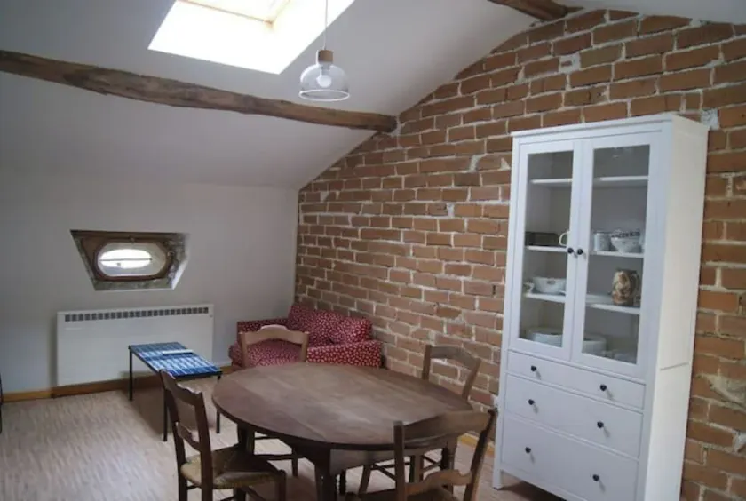 Comfortable two-room apartment in quiet village - Image 1