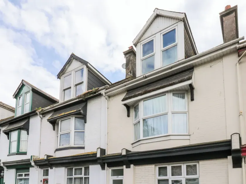 FLAT 1, pet friendly, country holiday cottage in Teignmouth - Image 1