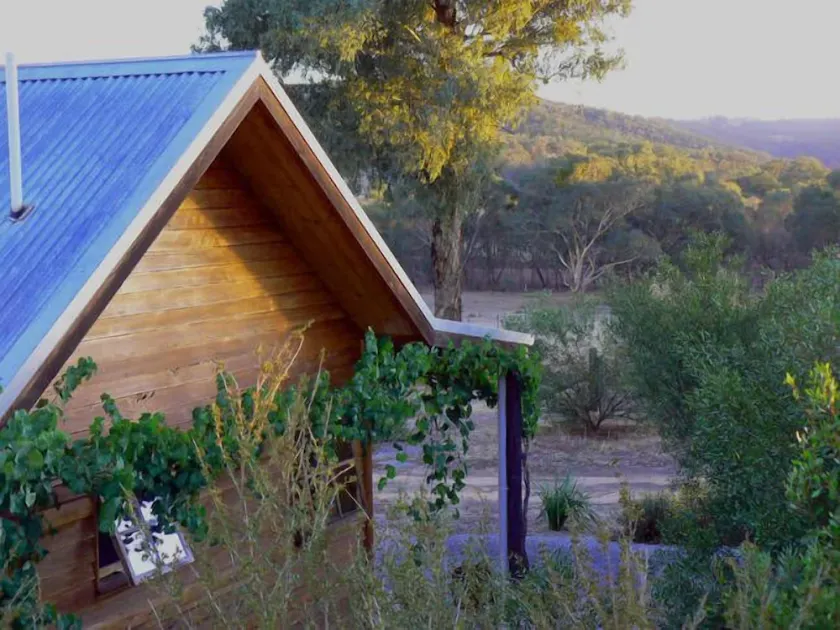 Relax in a beautiful private peaceful setting 5 minute drive from Beechworth - Image 1