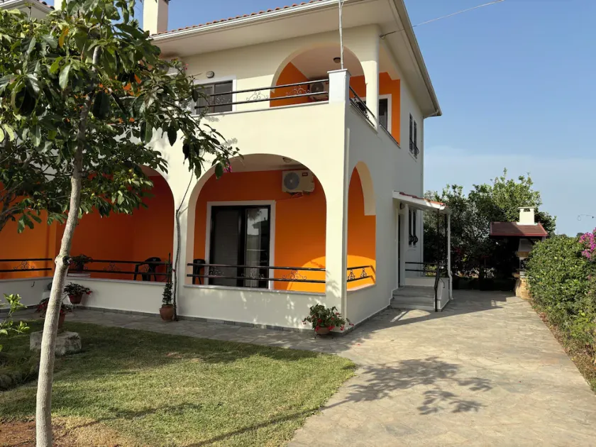Cozy 3-bedroom house in amazing Mitikas with WiFi, AC - Image 1