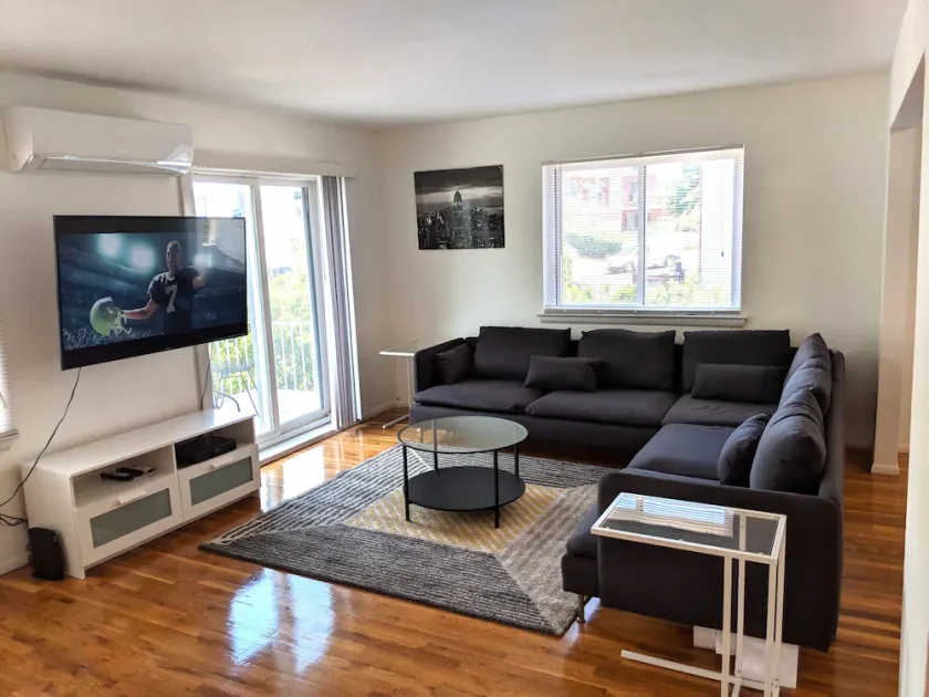 Gorgeous, Modern, updated Duplex - Image 1