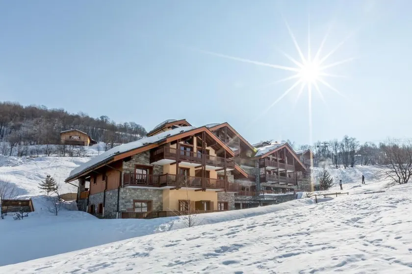 50m from ski slopes, 2nd floor, view ski slopes, fitness, swimming pool, sauna, hammam, balcony, tv - Image 1
