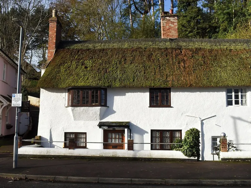 Perfect for couples and familes to come and enjoy the local area. - Image 1