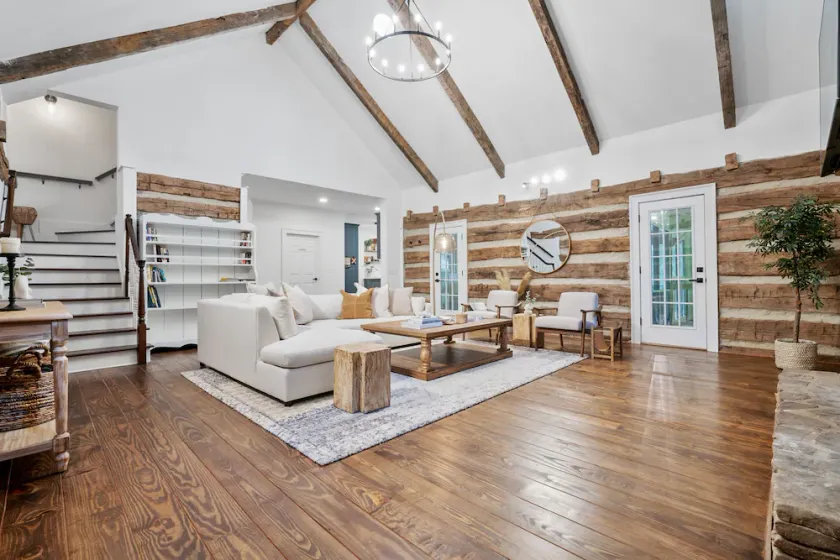 *Newly Renovated Luxury Designer Farmhouse on a 35-Acre Farm, Private and Gated! - Image 1