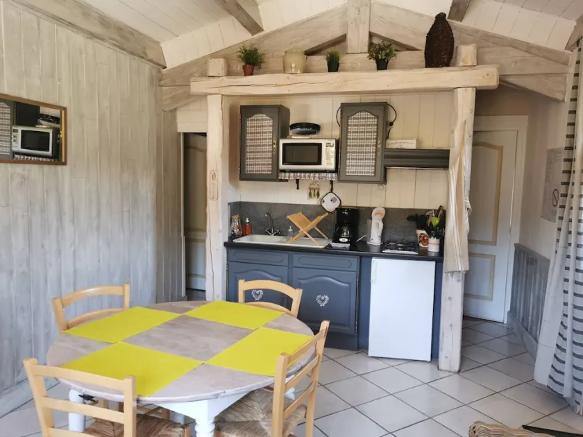 Gîte l'Oule near Thiers - 4 people in Viscomtat - Image 1