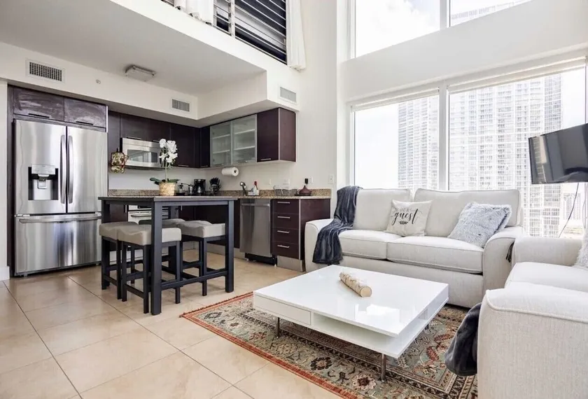 Brickell River LOFT / parking & 12 min to South Beach - Image 1