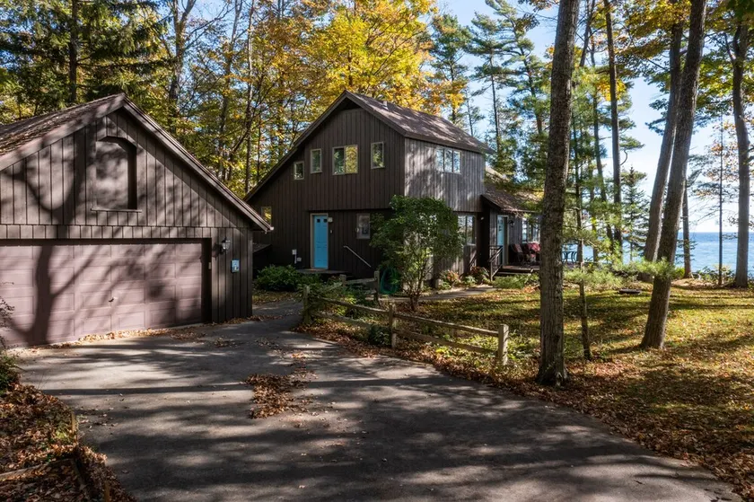 Lakeside Forest Retreat - Image 1
