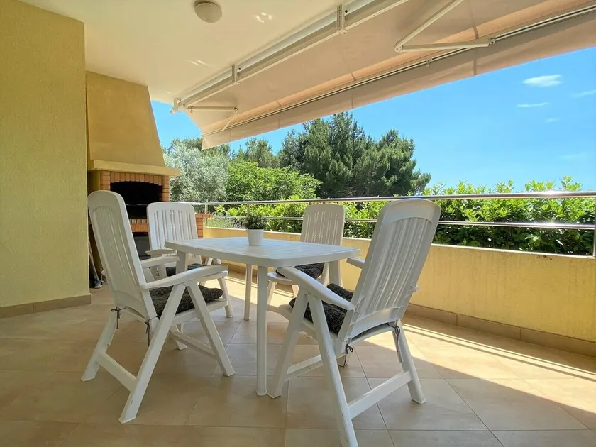 Apartment in the town of Krk, family-friendly, sea view, WiFi, garden - Image 1