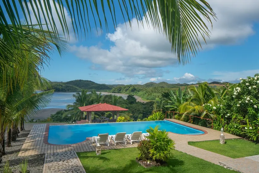 ANNSRENTAL Luxury Beachfront  - Stunning Views - Private Pool -  Steps - Image 1