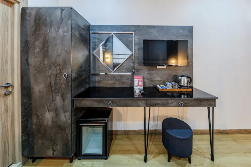 LA PAZZA TAKSIM SUIT HOTEL - Image 1