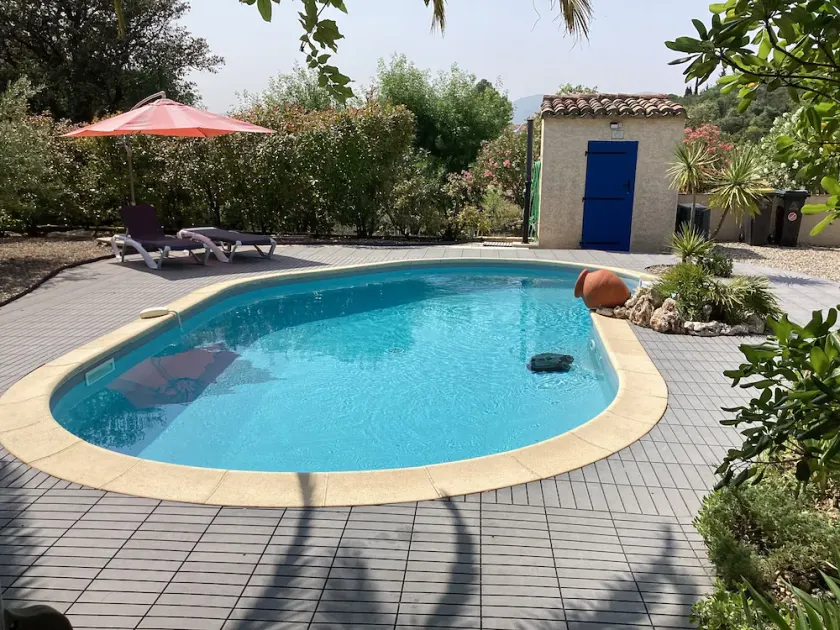 KLIMAANLAGE MIT PRIVATEM SWIMMINGPOOL - Image 1