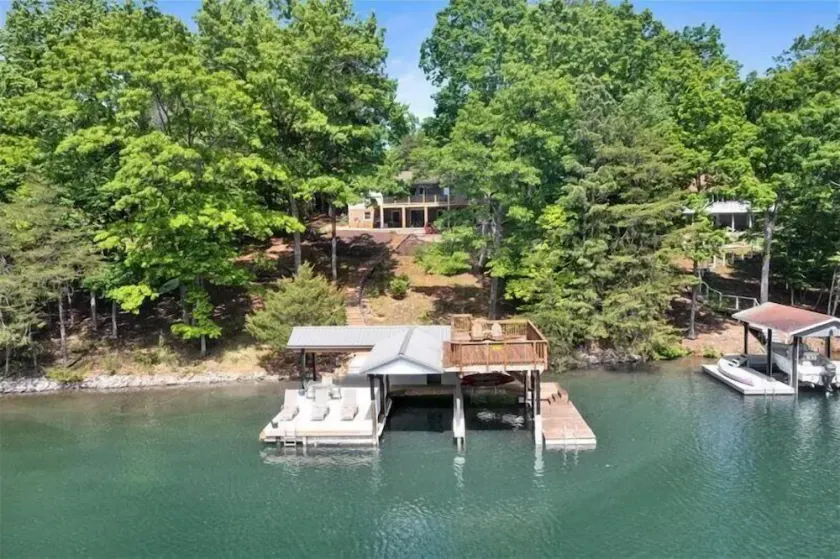 3 Bedrooms, 1 Flex Room, 3 Bathrooms! Great Dock! 3 Kayaks, Canoe & 2 Paddleboards! Pet Friendly! - Image 1
