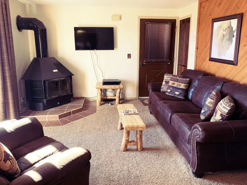 NEW LISTING! Quiet 2 Bedroom Mountain Retreat in a Center of a Mountain Valley - Image 1