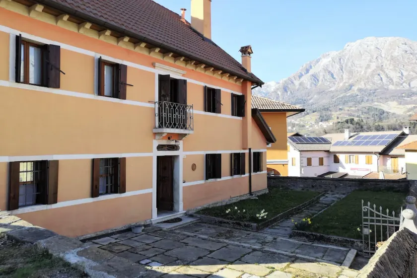 Charming Alpine Retreat for 9 - Image 1