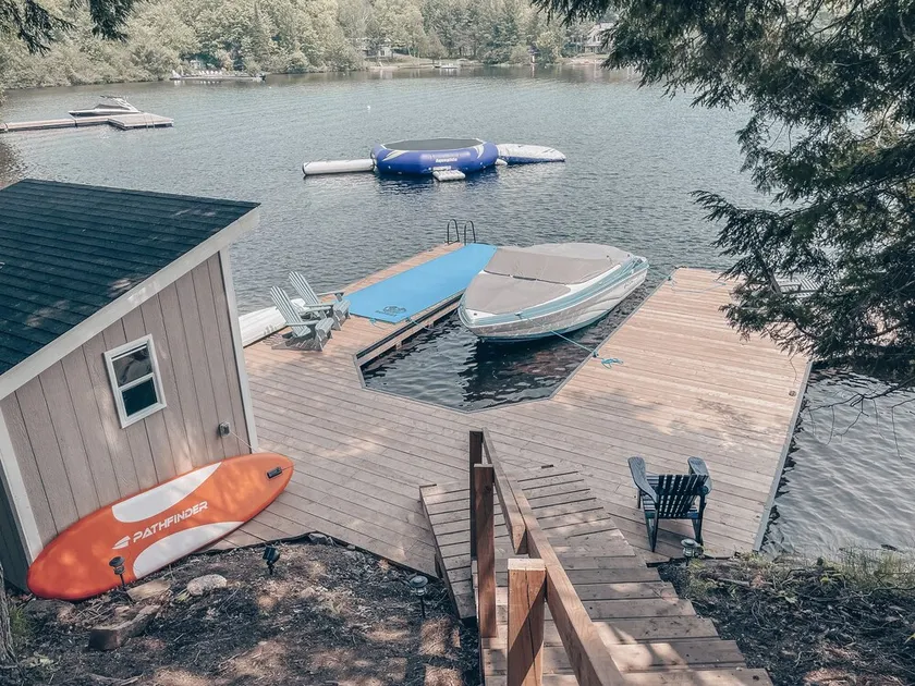 Lake of Bays 4bdrm Water Front Family Oasis! End Of The Road, Ultimate Privacy. - Image 1