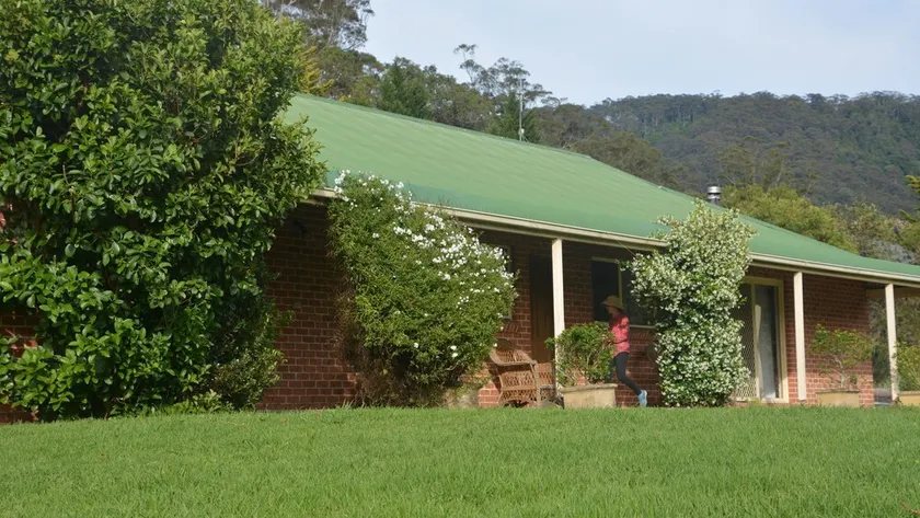 Charlie & Roy's Farm Stay Berry - Image 1